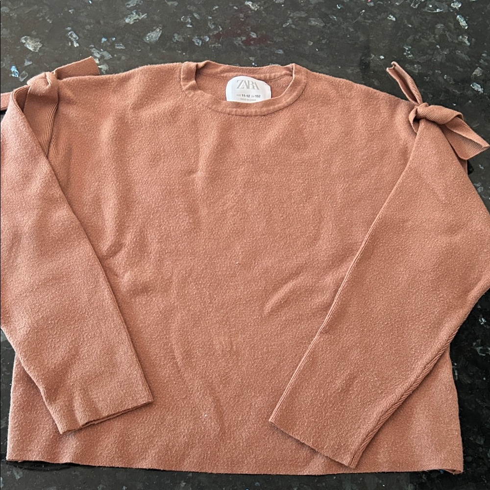 Zara Girls Brown Sweater with bow detail on shoulders, Girls size 11-12